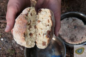 Bannock bread containing dried fruit